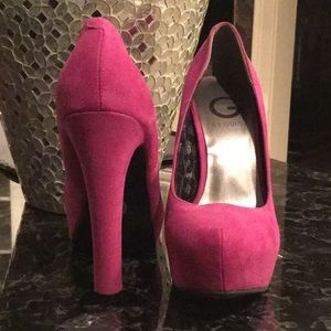 G by Guess pumps